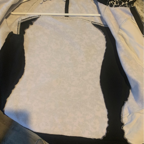 LULULEMON ATHLETICA Hoodie ZipUp jacket. Heavyduty Thick jacket- cold weather!! - Picture 5 of 12